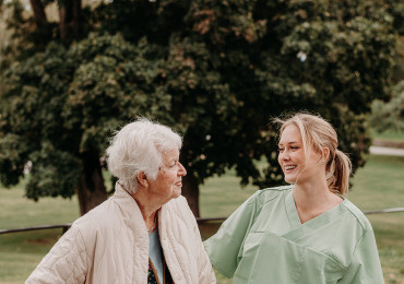 underskoterska-till-djuro-hemtjanst-3