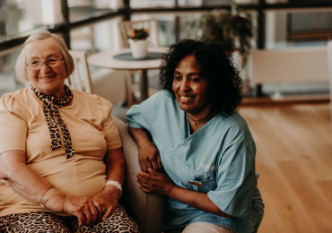 underskoterska-sokes-till-nattjanst-pa-nacka-seniorcenter-ektorp